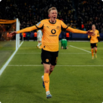 مباراة مثيرة بين أتالانتا ودورتموند تجمع بين قوتين كرتين شهيرتين في منافسات كرة القدم الأوروبية.